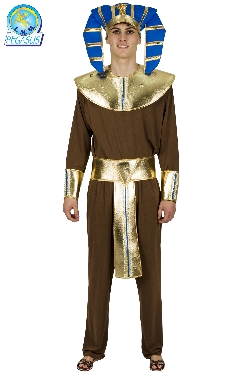 RADAMES UOMO CON PANTALONE E MAGLIETTA